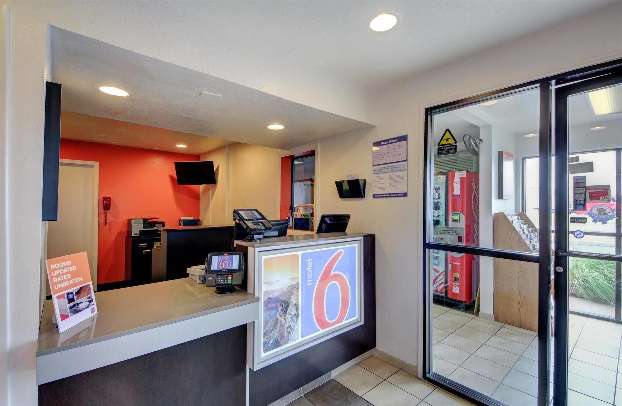 Motel 6 - Oklahoma City Airport 外观 照片