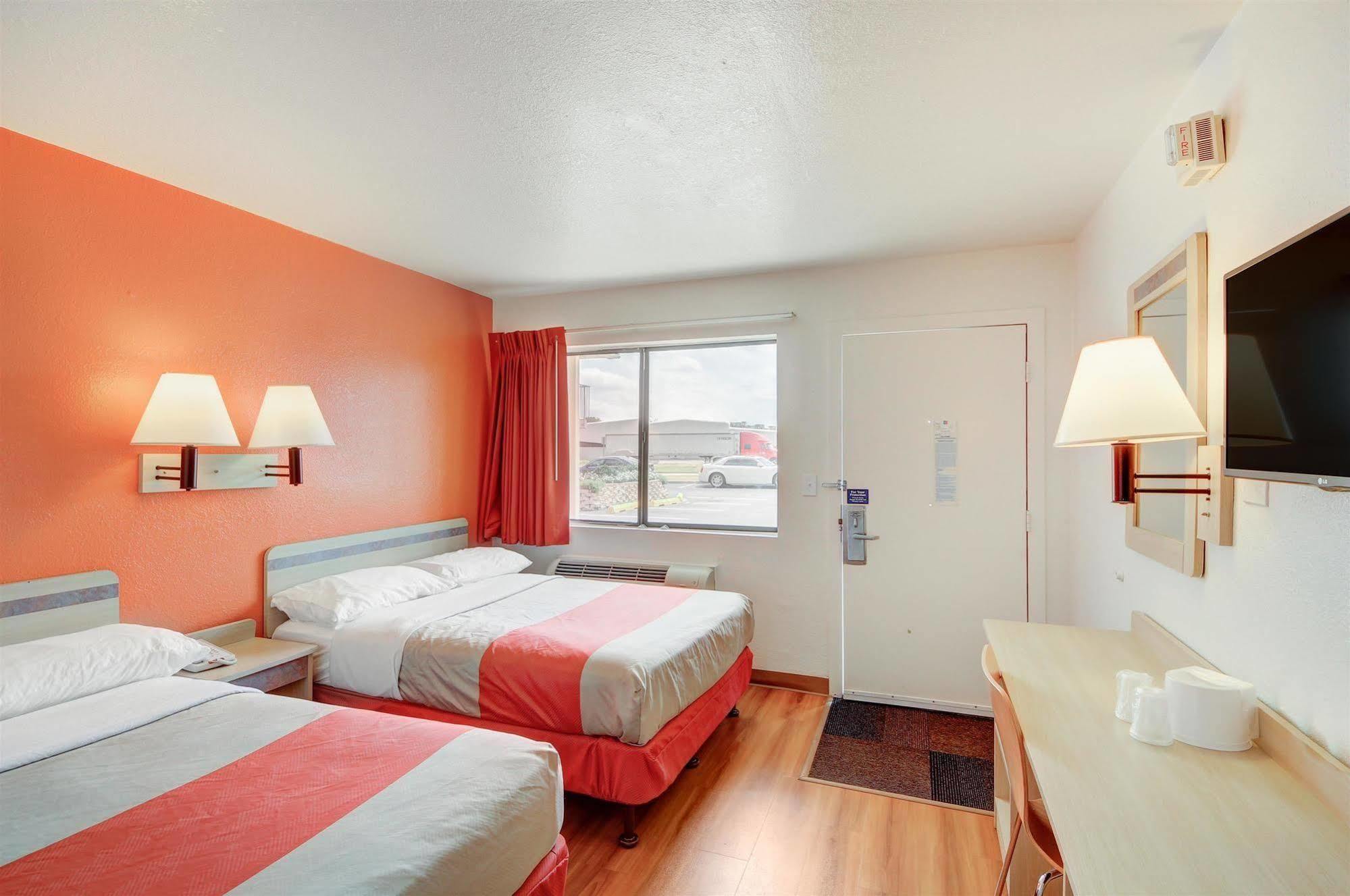 Motel 6 - Oklahoma City Airport 外观 照片